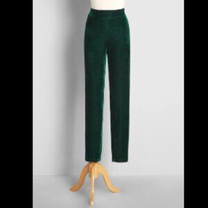 Modcloth | Keen for Green Velvet Pull On Leggings Size Medium